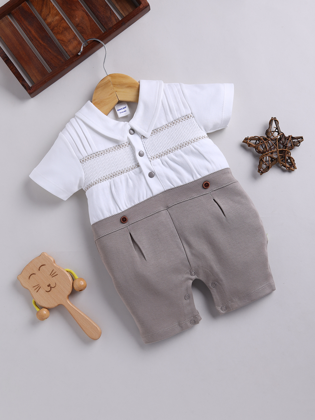 Mom’s Love Self Design solid printed Romper for Infant Boys (Beige,pack of 1)
