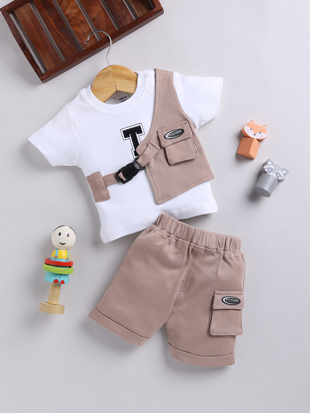 Mom’s Love ColourBlocked Pure Cotton T-shirt with Shorts for Infant boys (White Pack of 1)