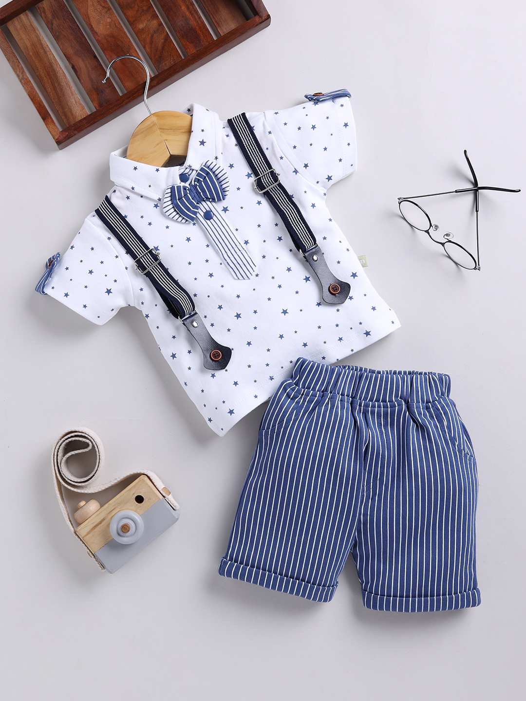Mom’s Love Star Printed Pure Cotton T-Shirt With Shorts For Infant Boys ( Blue Pack Of 1)