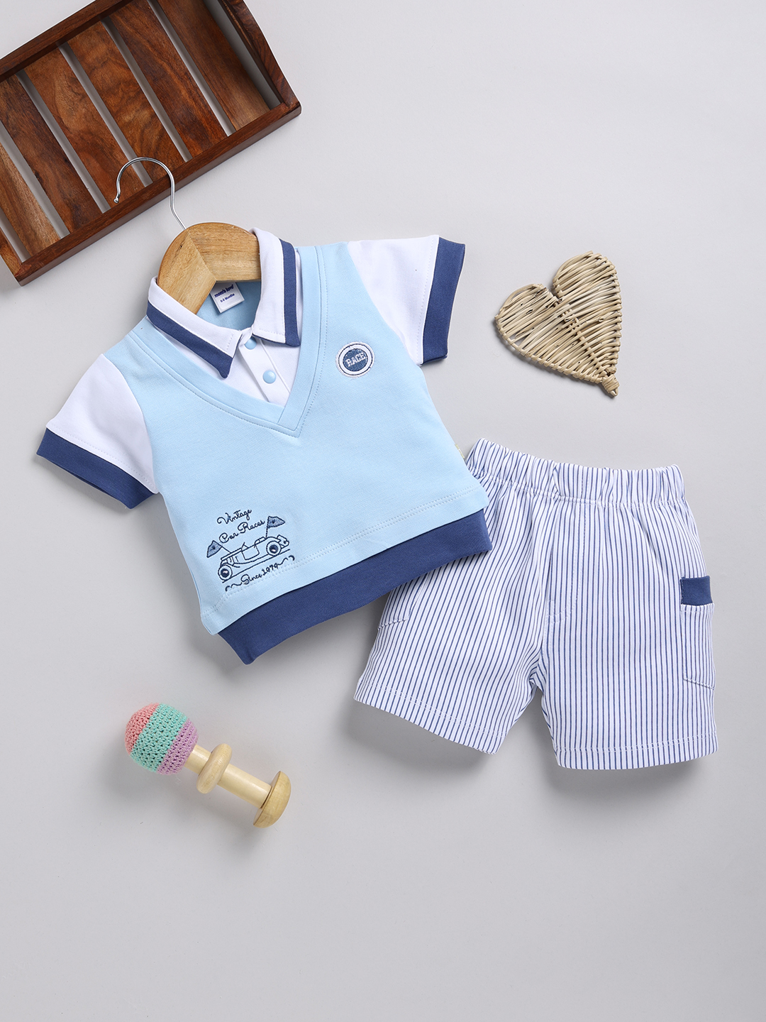 Mom’s Love colourblocked Printed Pure Cotton T-shirt With shorts For Infant Boys (Blue Pack Of 1)