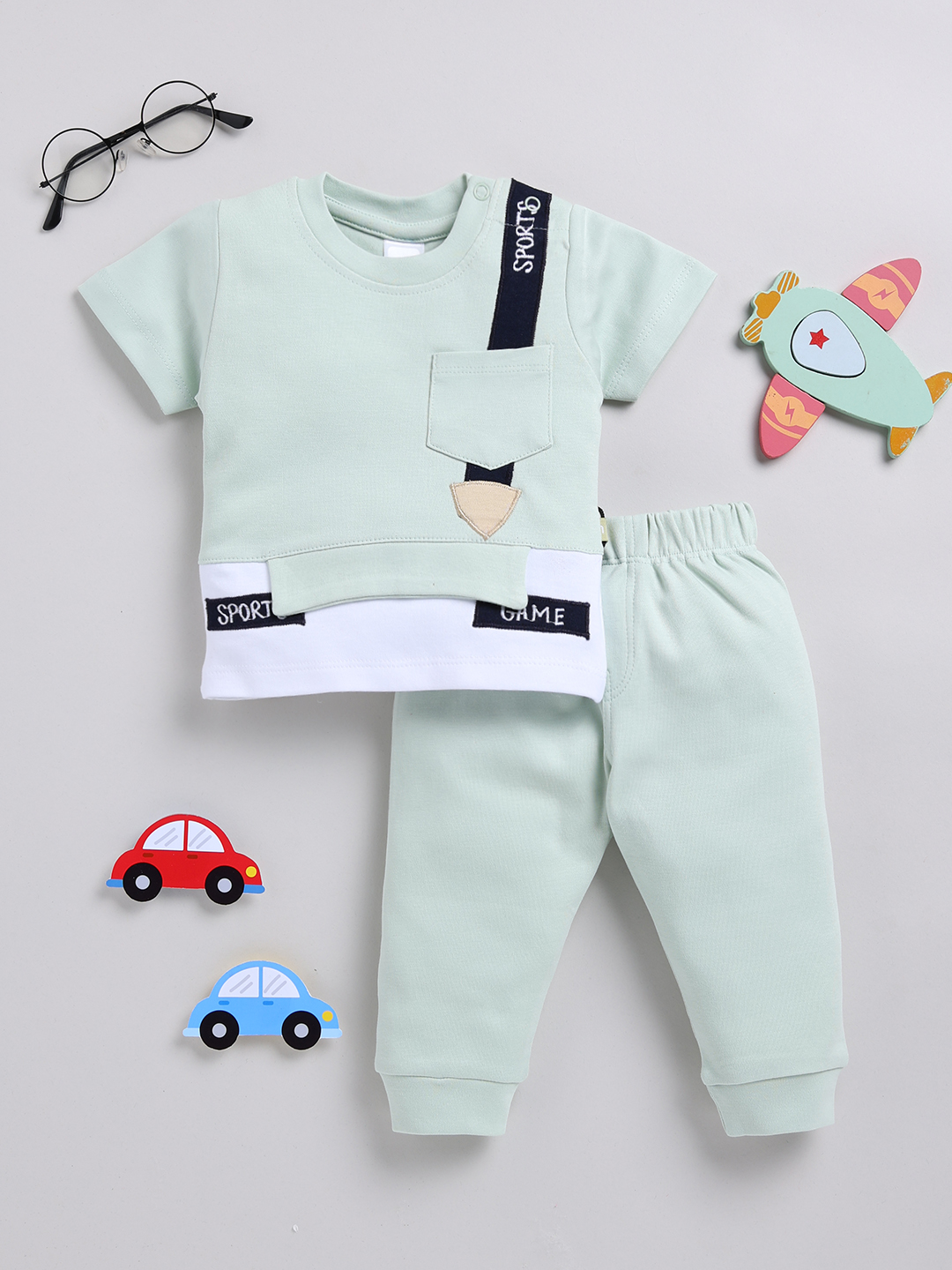 Mom’s Love Self Design Pure Cotton T-Shirt With Joggers For Infant Boys (Green, Pack Of 1)