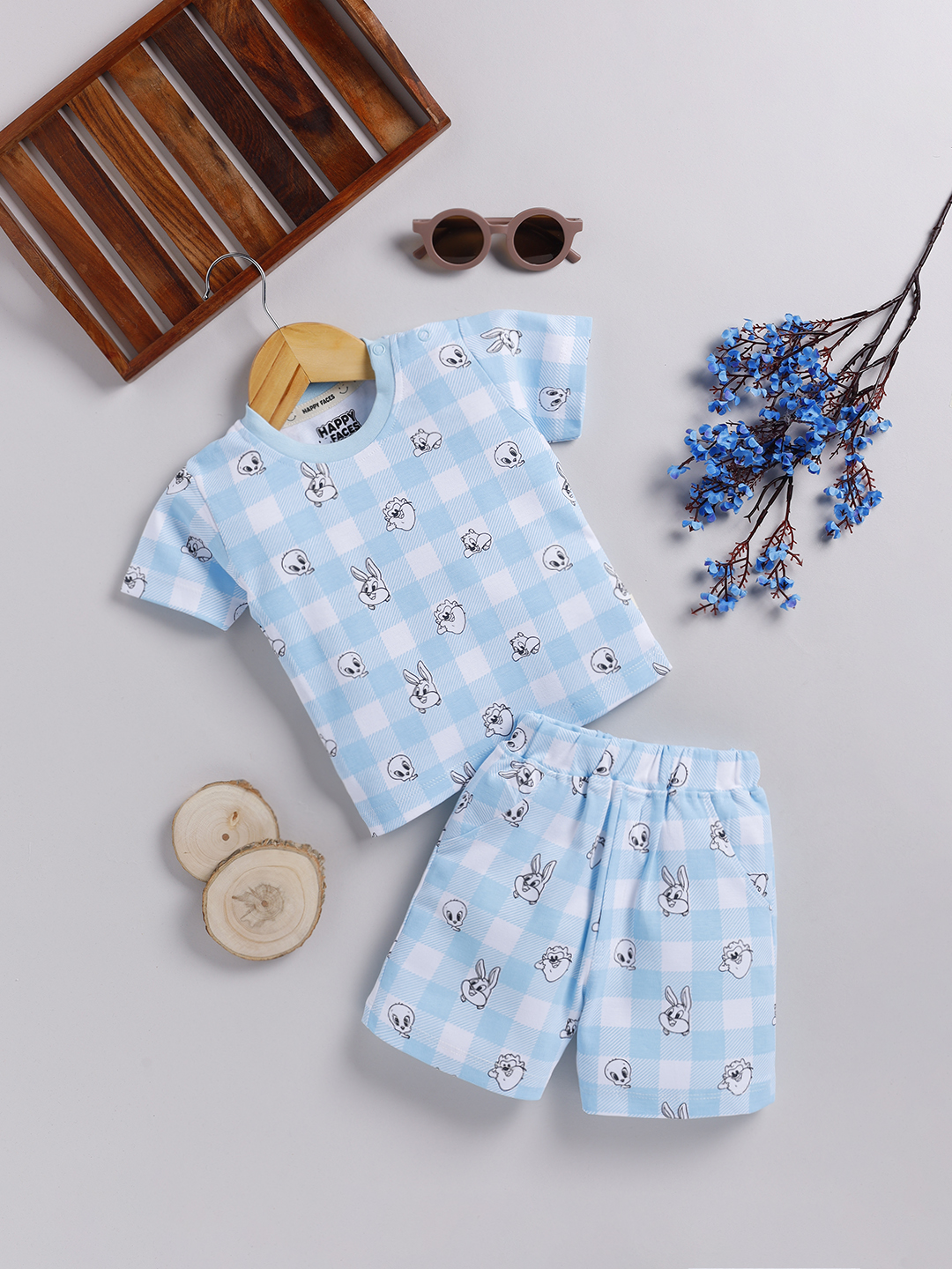 Happy Faces Checked Looney Tunes Printed Cotton Clothing  Set For Infant Boys ( P.Blue, Pack Of 1)