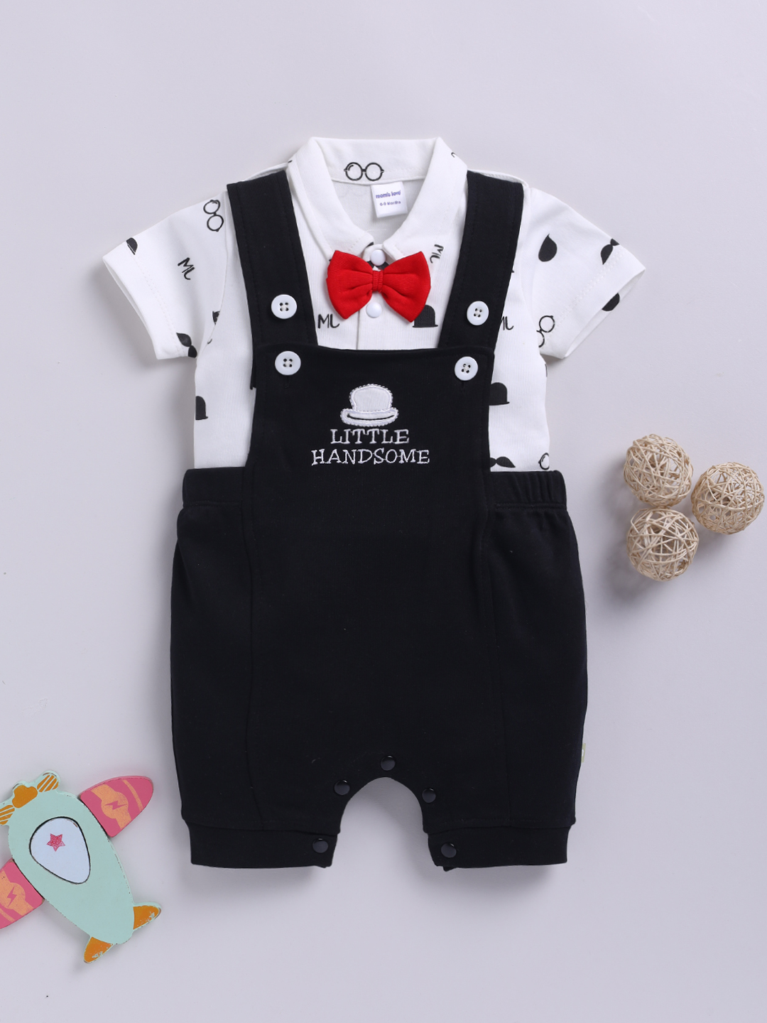 Mom’s Love Solid Printed Pure Cotton Dungaree For Infant Boy’s (Black, Pack Of 1)