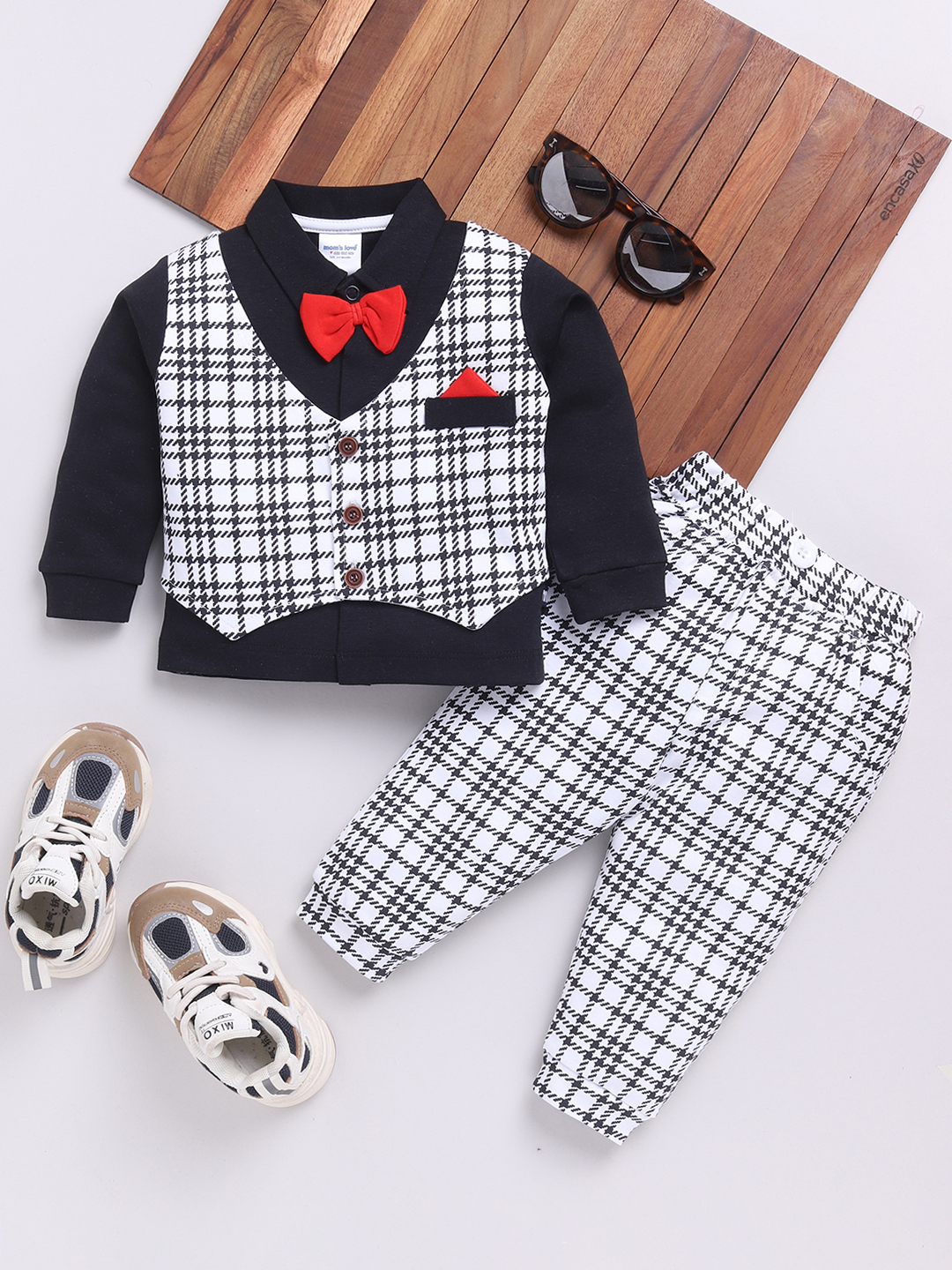 Mom’s Love Checkered Printed Set And Suit Pure Cotton For Infant Boys (Black, Pack Of 1)