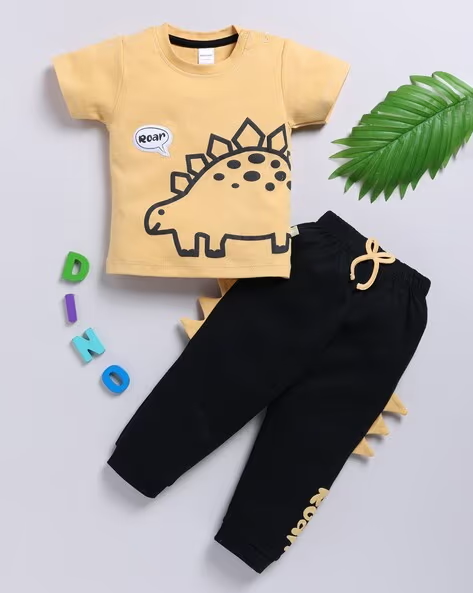 Mom’s Love Printed Pure Cotton Clothing Set For Infants Boys (Yellow, Pack Of 1)