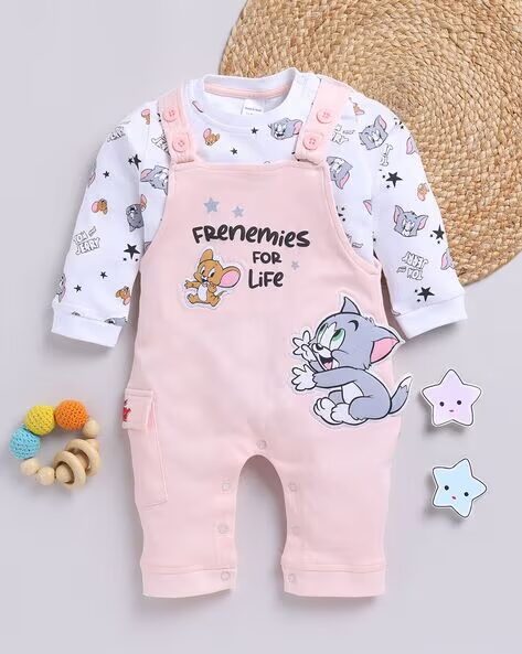 Mom’s Love Tom & Jerry Printed Pure Cotton Dungaree For Infant Boys (Light Peach, Pack Of 1)