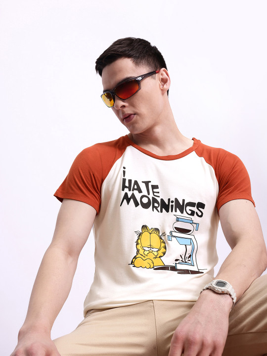Men Garfield Printed Regular Fit Crew-Neck T-Shirt