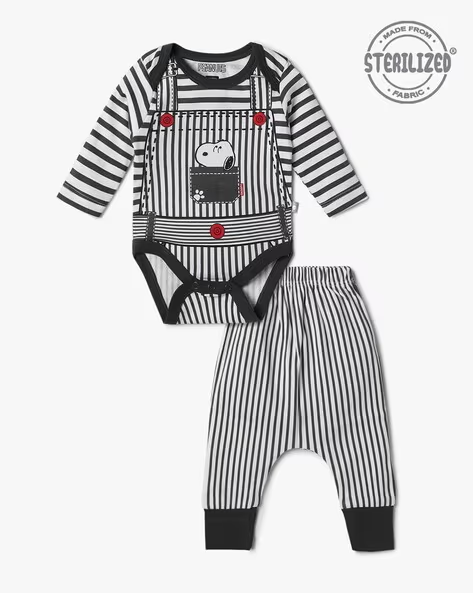 Tinyo Infants Peanuts Print Cotton Bodysuit With Striped Pants (Charcoal, Pack Of 1)