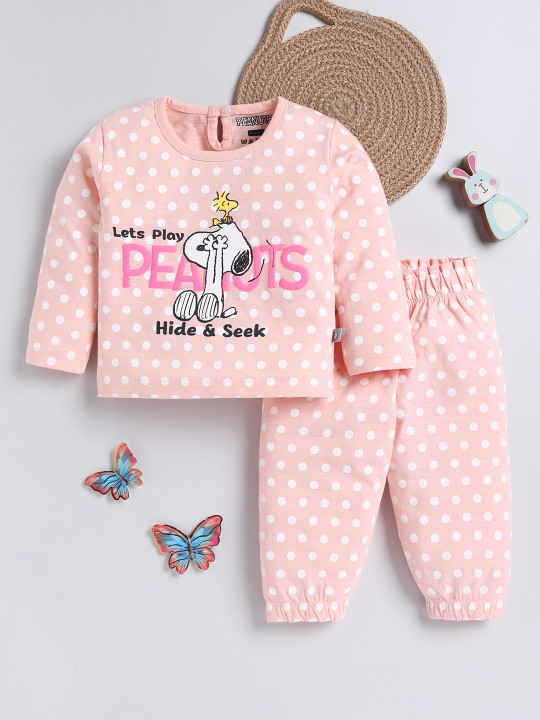 Tinyo Infant Girls Peanuts Printed Pure Cotton T-Shirt With Joggers (Peach, Pack Of 1)