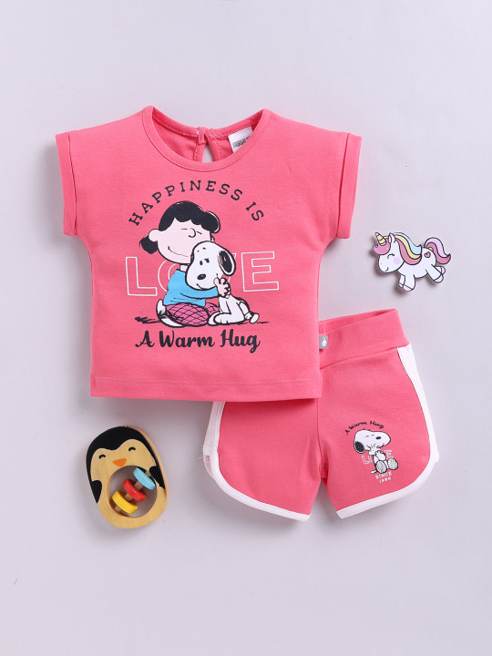 Tinyo Peanuts Printed Pure Cotton T-Shirt & Shorts Set For Girls (Coral Pink, Pack Of 1)