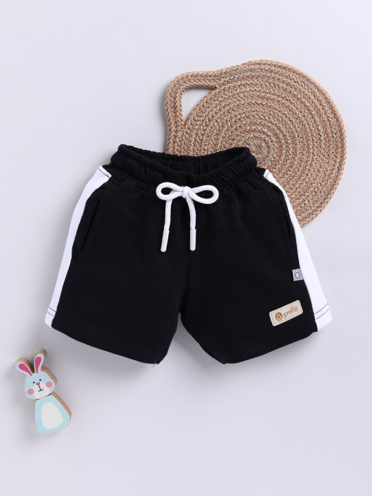 Tinyo Boys Cotton Mid-Rise Colourblocked Regular Shorts (Black, Pack Of 1)