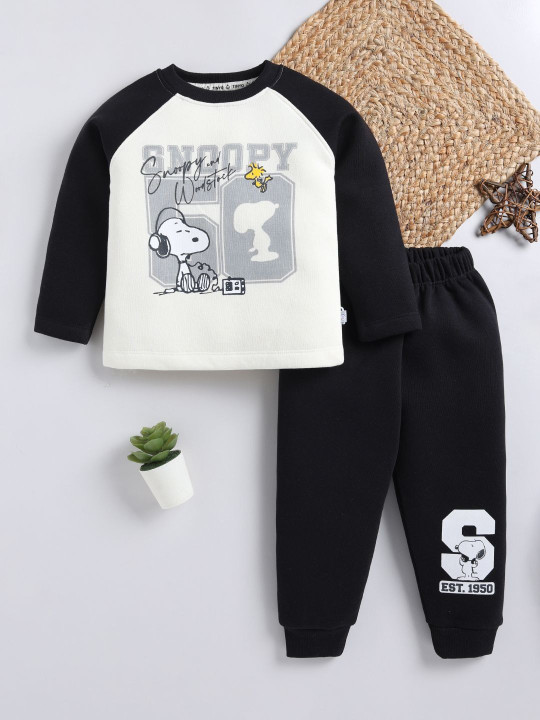 TINYO Boys Peanuts Printed Round Neck T-shirt & Joggers Set (Black, Pack of 1)