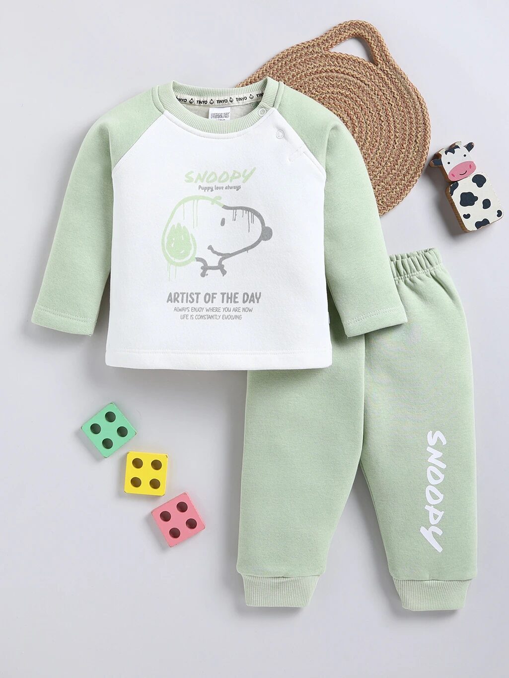 Tinyo Infant Boys “Snoopy Artist of the Day” Peanuts Printed Fleece Raglan Sweatshirt and Sweatpant Set (Olive, Pack of 1)