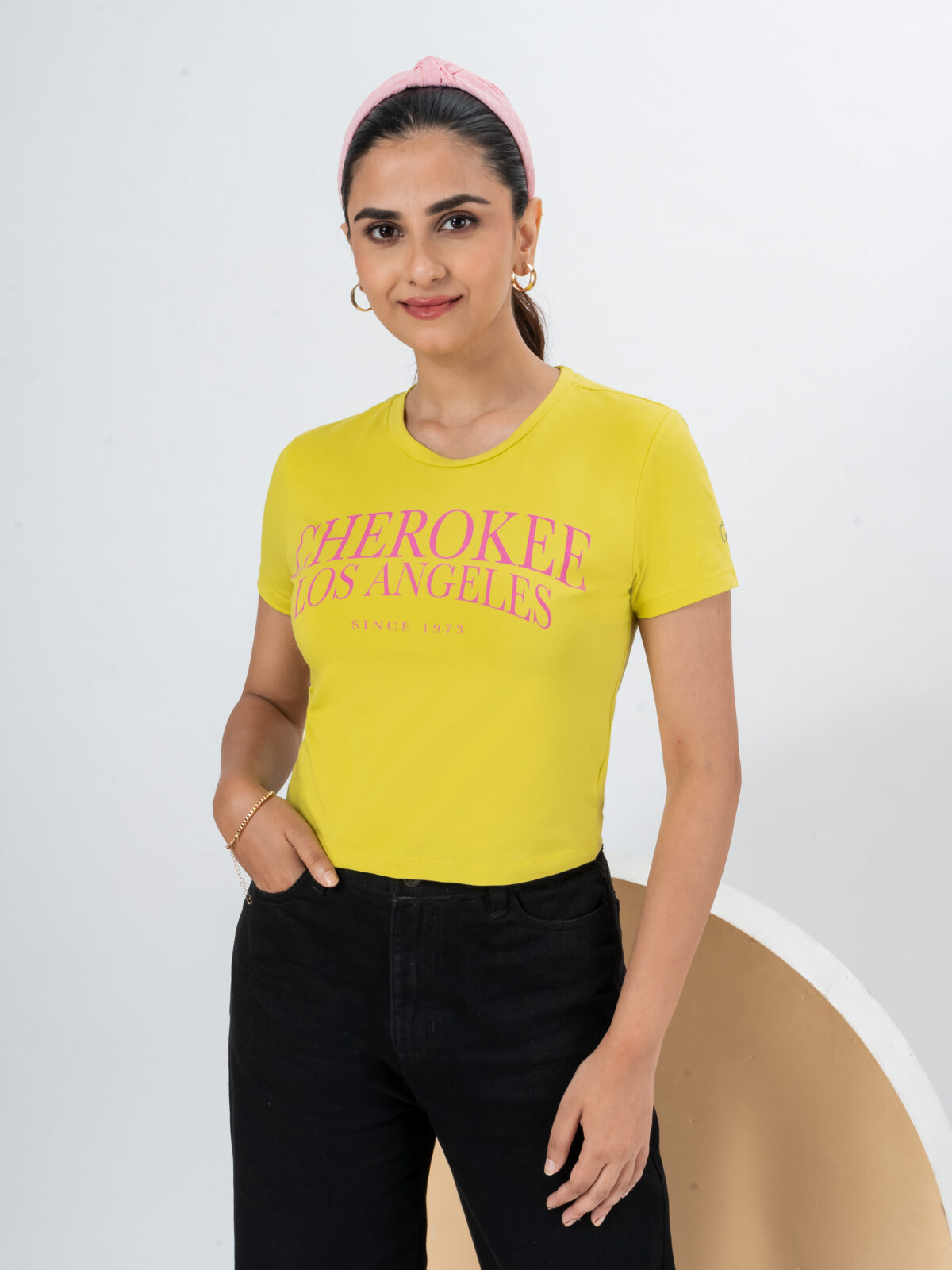 CHEROKEE Women’s Cotton Blend Los Angeles Graphic Print Cropped T-shirt (Yellow, Pack Of 1)