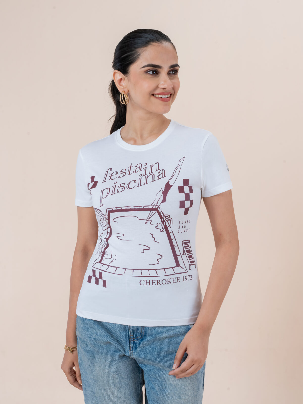 CHEROKEE Women’s Cotton Blend Festa in Piscina Graphic Regular Fit T-shirt (White, Pack Of 1)