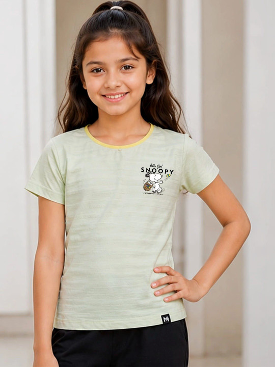 Minute Mirth Girl’s Peanuts Graphic Printed Cotton Blend T-shirt (Green, Pack Of 1)